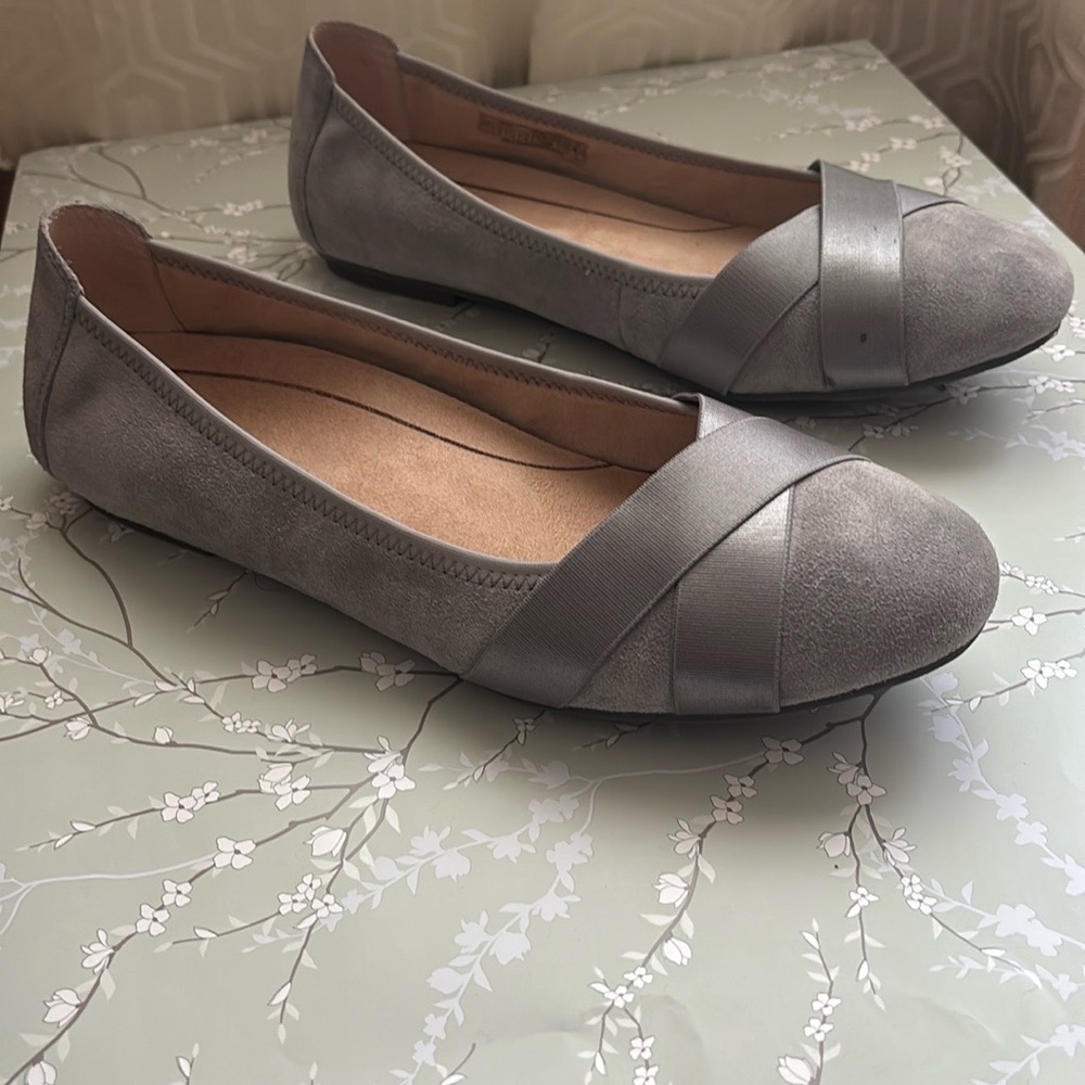 Vionic Gray Cross-Strap Ballet Flats - Picture 2 of 7